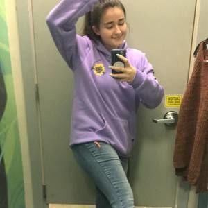 Meet your Posher, Lacey